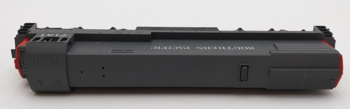Athearn 3421 HO Southern Pacific U28C Powered Diesel Locomotive #7151/Box
