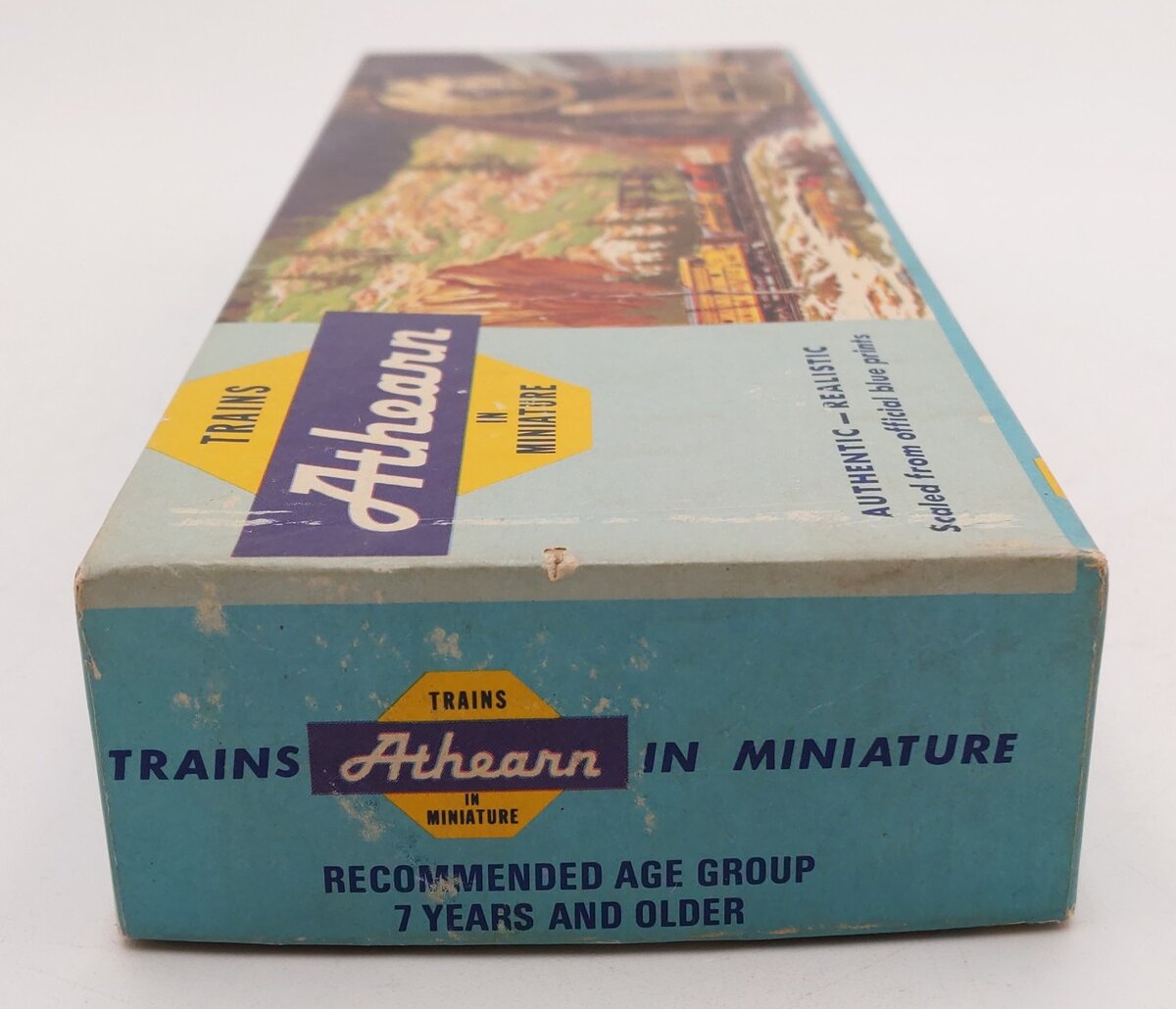 Athearn 3421 HO Southern Pacific U28C Powered Diesel Locomotive #7151/Box