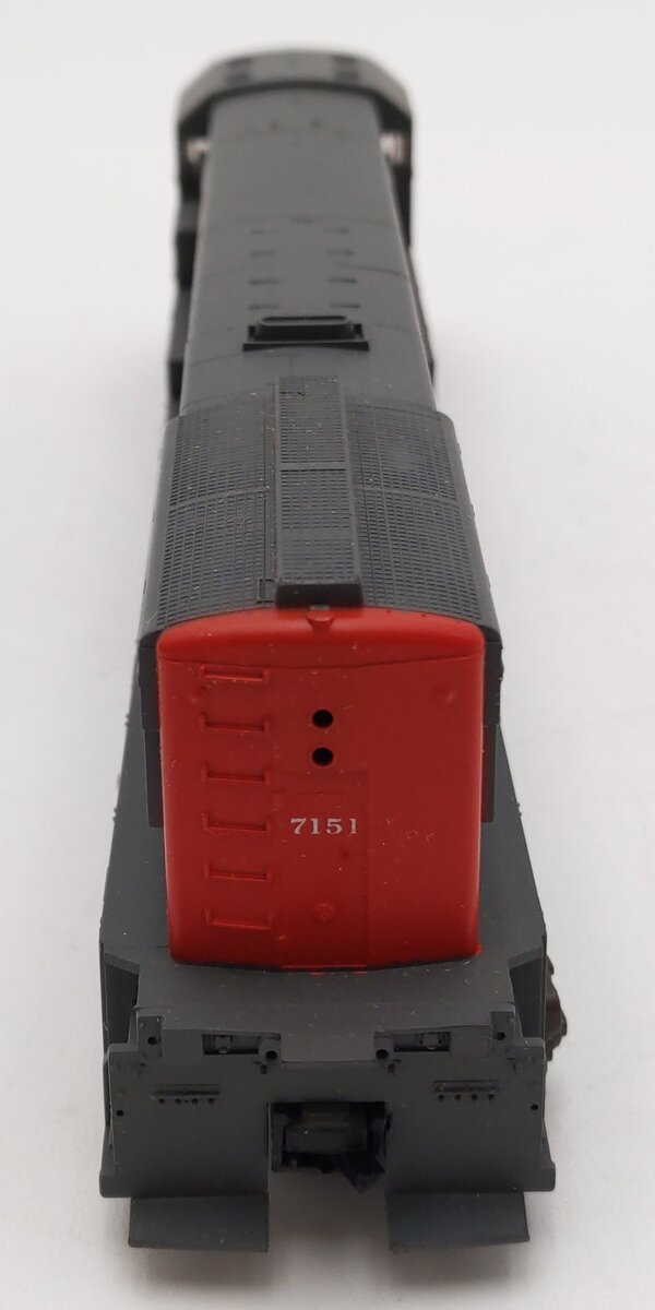 Athearn 3421 HO Southern Pacific U28C Powered Diesel Locomotive #7151/Box