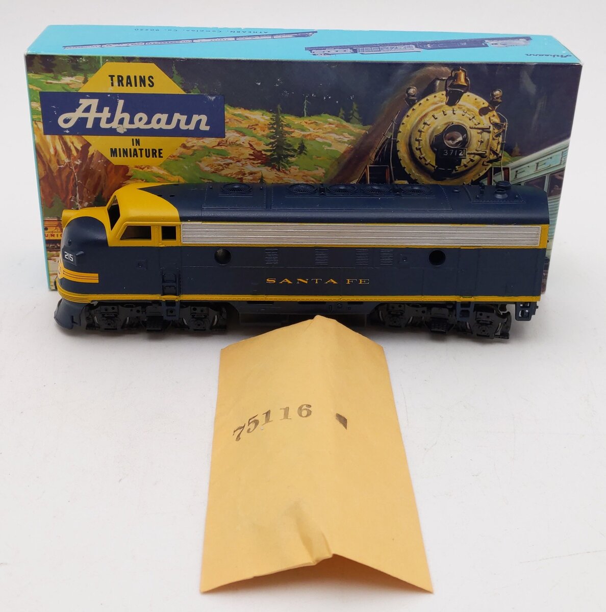 Athearn 3039 HO Scale Santa Fe F7A Super Powered Diesel #215 - Custom Painted/Box