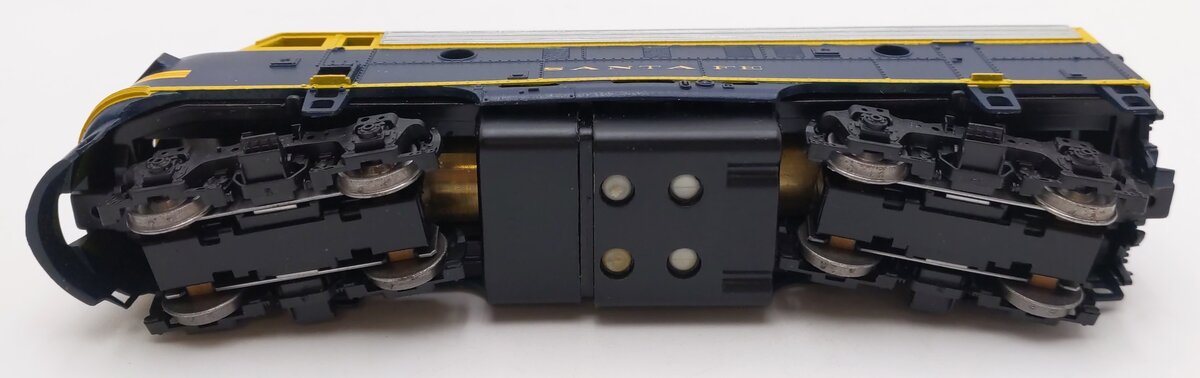 Athearn 3039 HO Scale Santa Fe F7A Super Powered Diesel #215 - Custom Painted/Box