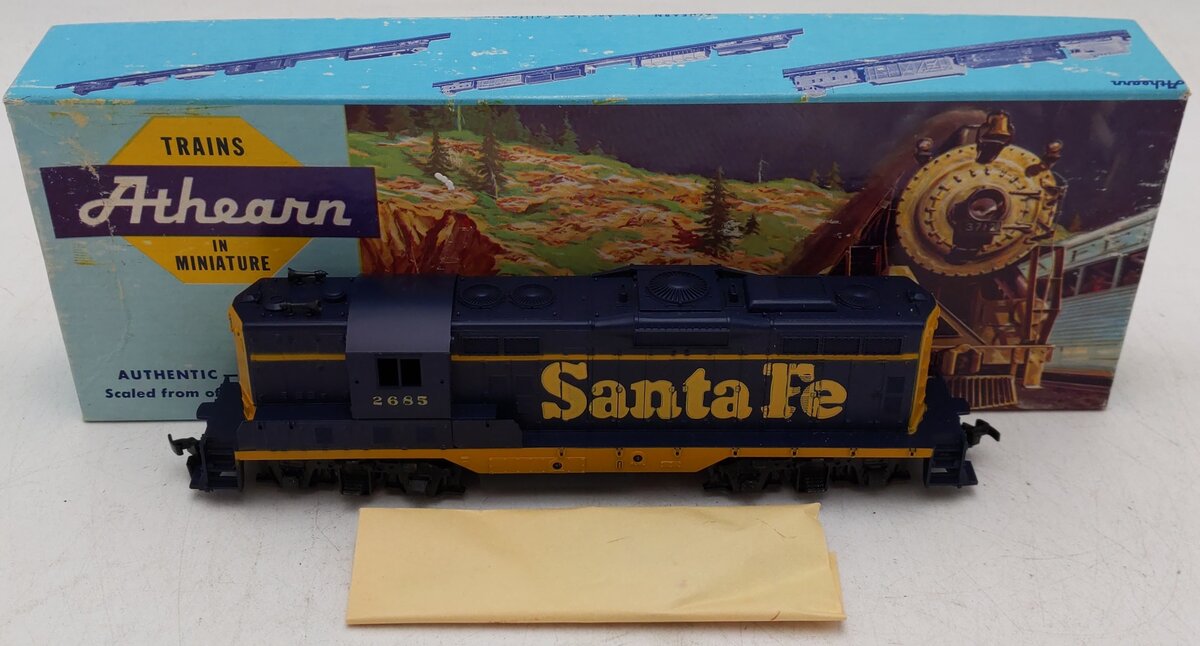 Athearn 3156 HO Scale Santa Fe GP-9 Powered Diesel Locomotive #2685 EX/Box