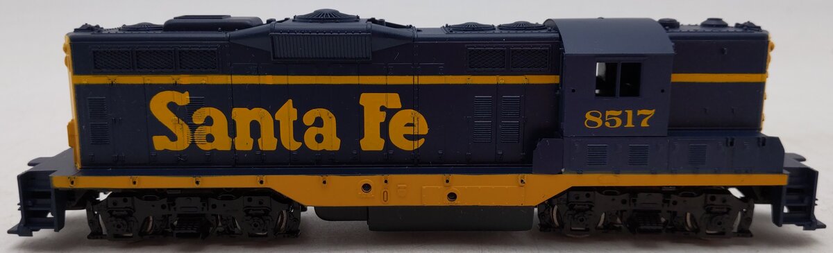 Athearn 3156 HO Scale Santa Fe GP-9 Powered Diesel Locomotive #8517 EX/Box
