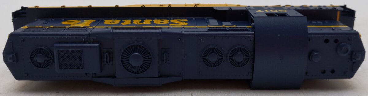 Athearn 3156 HO Scale Santa Fe GP-9 Powered Diesel Locomotive #8517 EX/Box