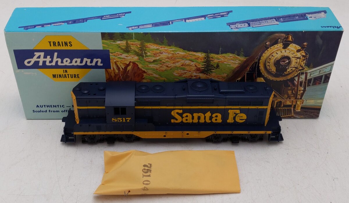 Athearn 3156 HO Scale Santa Fe GP-9 Powered Diesel Locomotive #8517 EX/Box