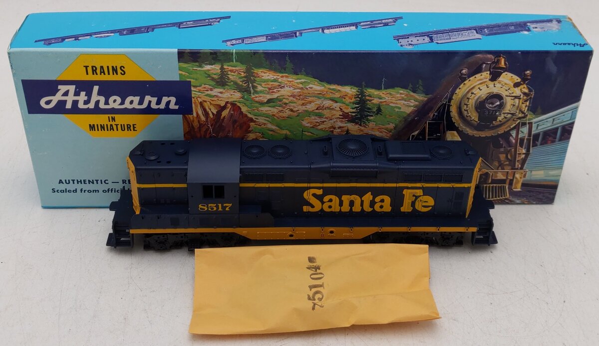 Athearn 3156 HO Scale Santa Fe GP-9 Powered Diesel Locomotive #8517 EX/Box