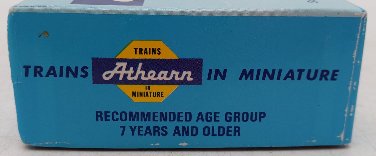 Athearn 3156 HO Scale Santa Fe GP-9 Powered Diesel Locomotive #8517 EX/Box