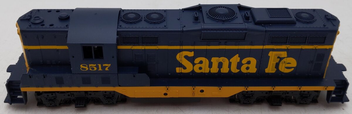 Athearn 3156 HO Scale Santa Fe GP-9 Powered Diesel Locomotive #8517 EX/Box