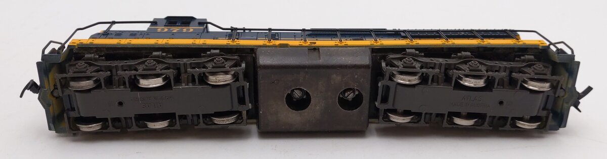 Atlas 7001 HO Santa Fe SD24 Diesel Locomotive #979 EX/Box