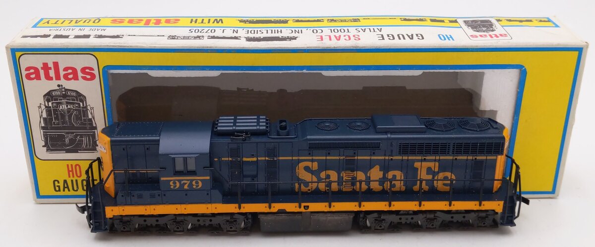 Atlas 7001 HO Santa Fe SD24 Diesel Locomotive #979 EX/Box