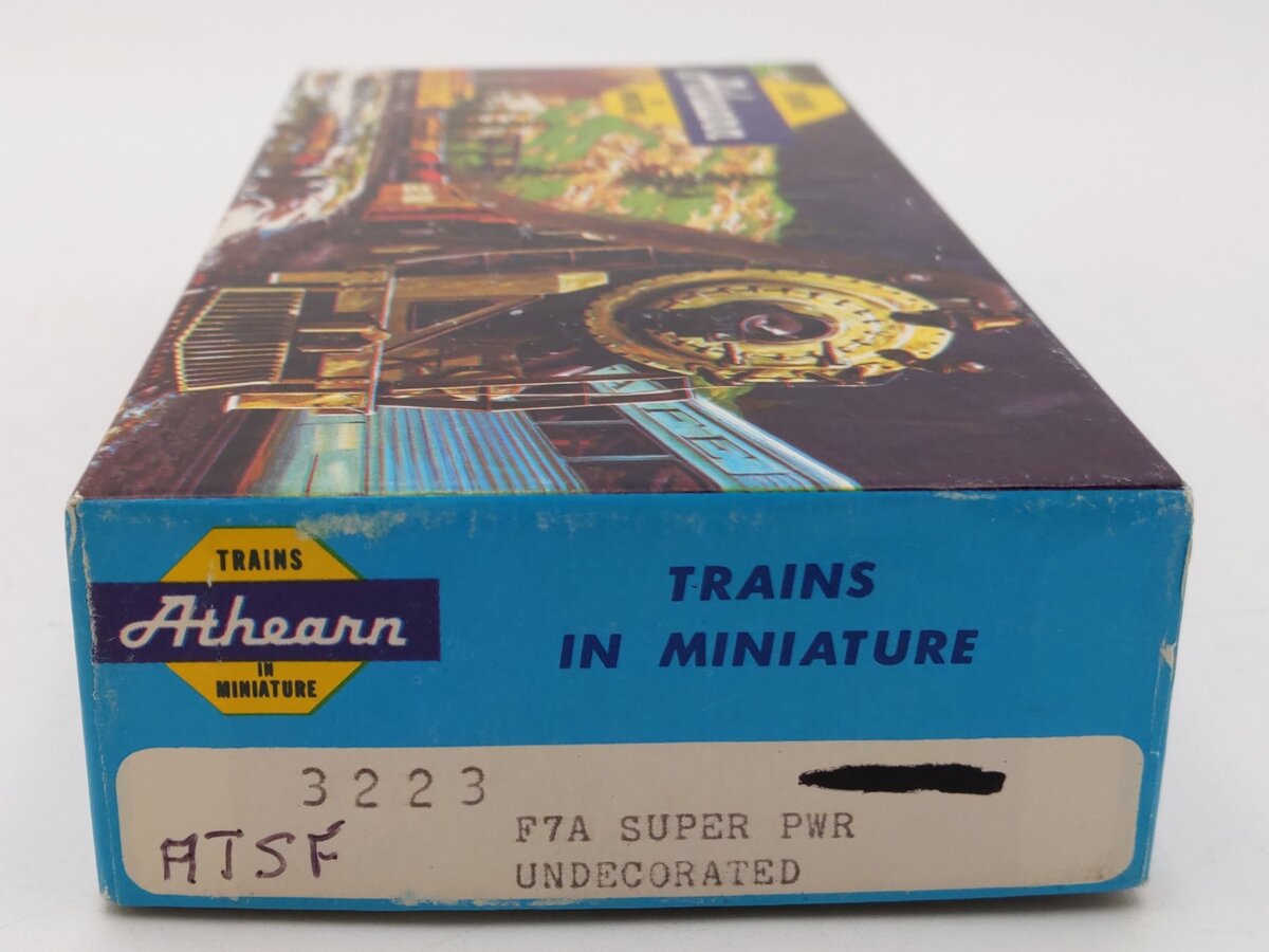 Athearn 3223 HO Scale Santa Fe F7A Super Power Diesel #255L - Custom Painted/Box