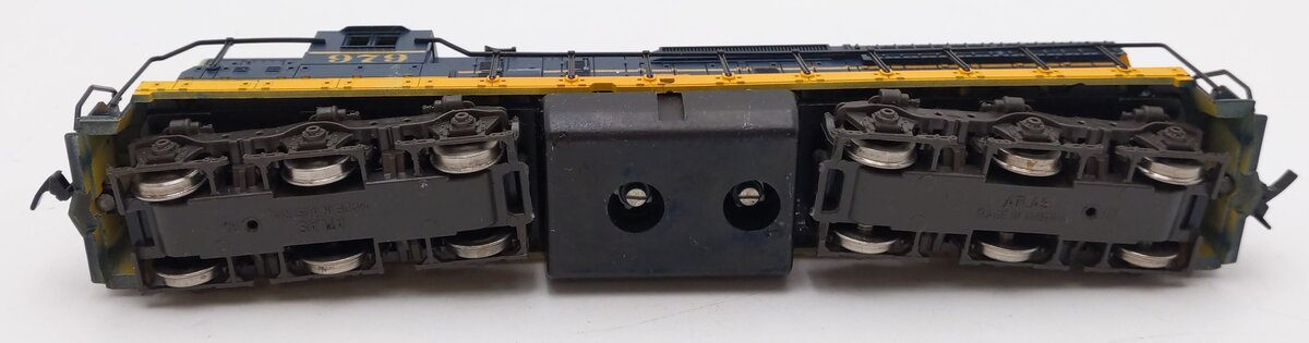 Atlas 7001 HO Santa Fe SD24 Diesel Locomotive #979 VG/Box