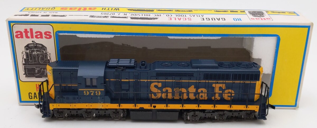 Atlas 7001 HO Santa Fe SD24 Diesel Locomotive #979 VG/Box