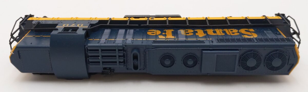 Atlas 7001 HO Santa Fe SD24 Diesel Locomotive #979 VG/Box