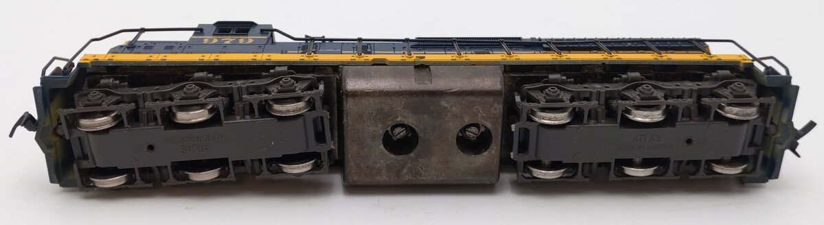 Atlas 7001 HO Santa Fe SD24 Diesel Locomotive #979 EX/Box