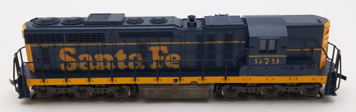 Atlas 7001 HO Santa Fe SD24 Diesel Locomotive #979 EX/Box