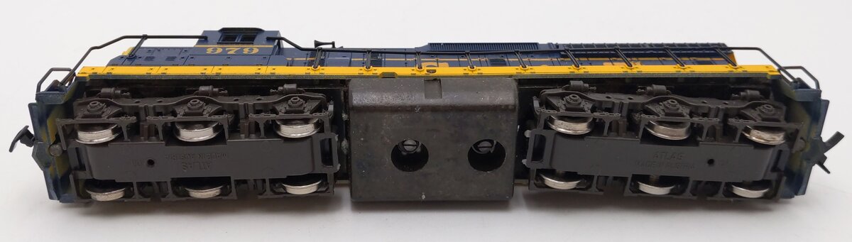 Atlas 7001 HO Santa Fe SD24 Diesel Locomotive #979 EX/Box