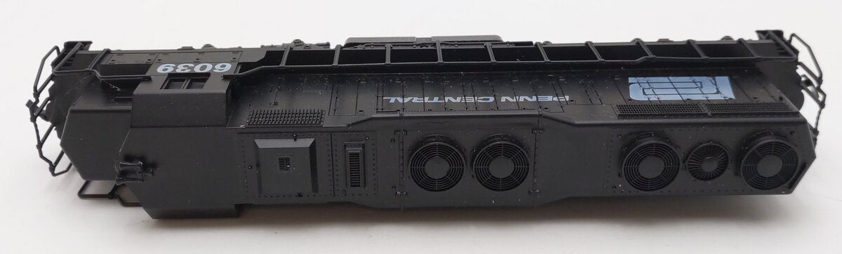 Atlas 7017 HO Scale Penn Central SD35 Powered Diesel Locomotive #6039 EX/Box