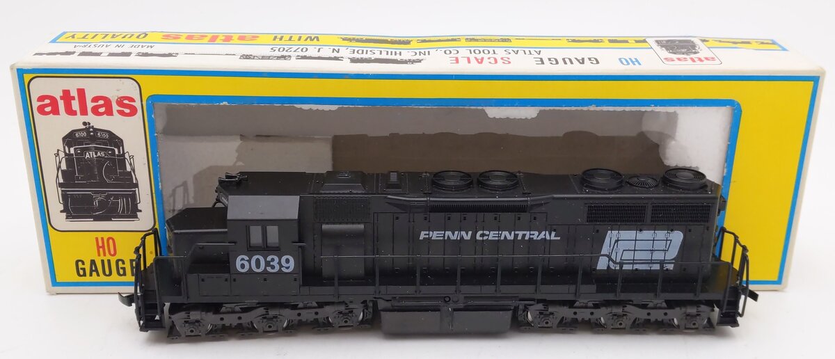 Atlas 7017 HO Scale Penn Central SD35 Powered Diesel Locomotive #6039 EX/Box