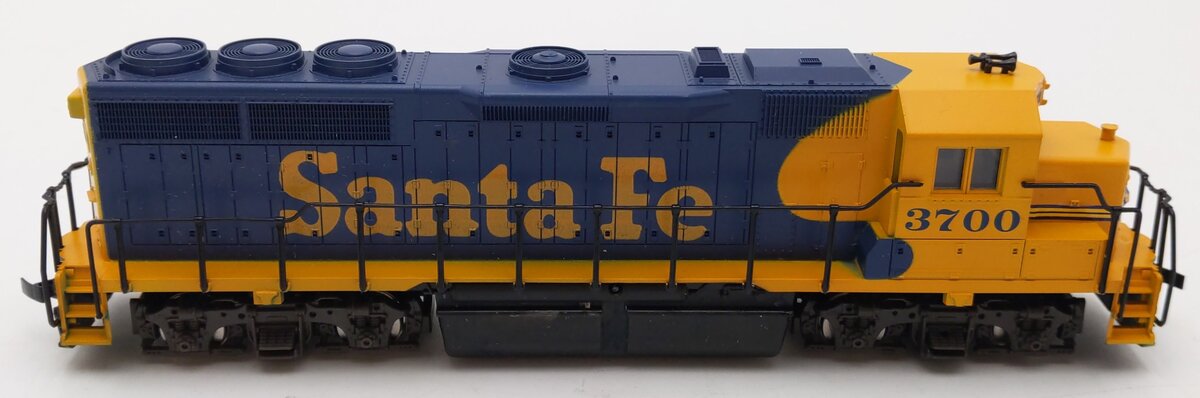 Atlas 7031 HO Santa Fe GP40 Diesel Locomotive #3700 EX/Box