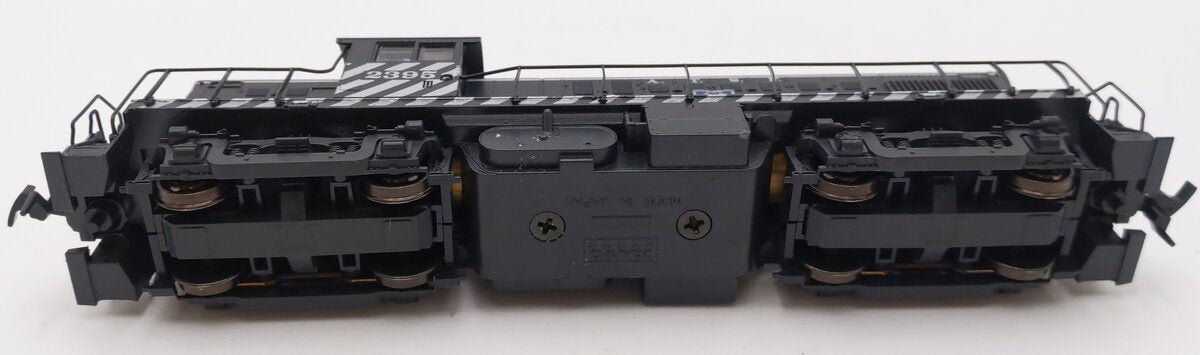 Atlas 8126 HO Scale Santa Fe RS-1 Diesel Locomotive #2395 EX/Box
