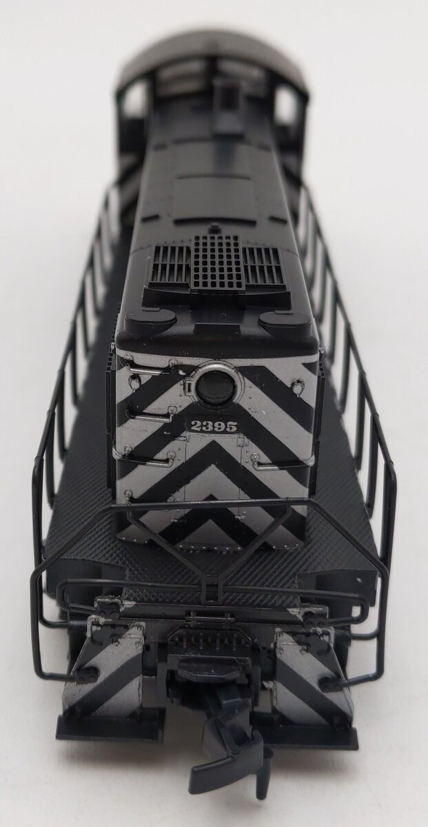 Atlas 8126 HO Scale Santa Fe RS-1 Diesel Locomotive #2395 EX/Box