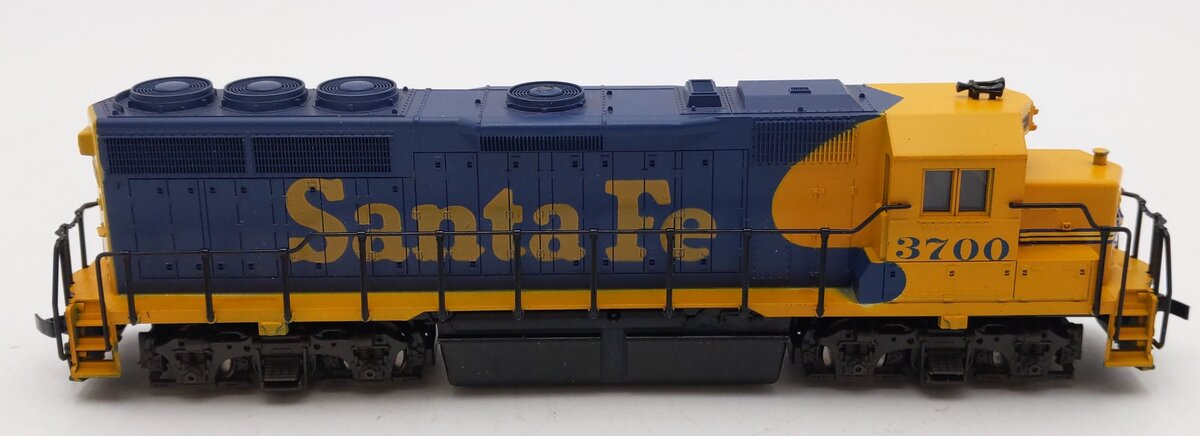 Atlas 7031 HO Santa Fe GP40 Diesel Locomotive #3700 EX/Box