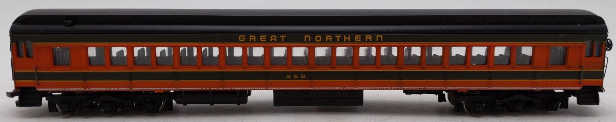 Spectrum 89035 HO Scale Great Northern Coach Passenger Car #958 EX/Box
