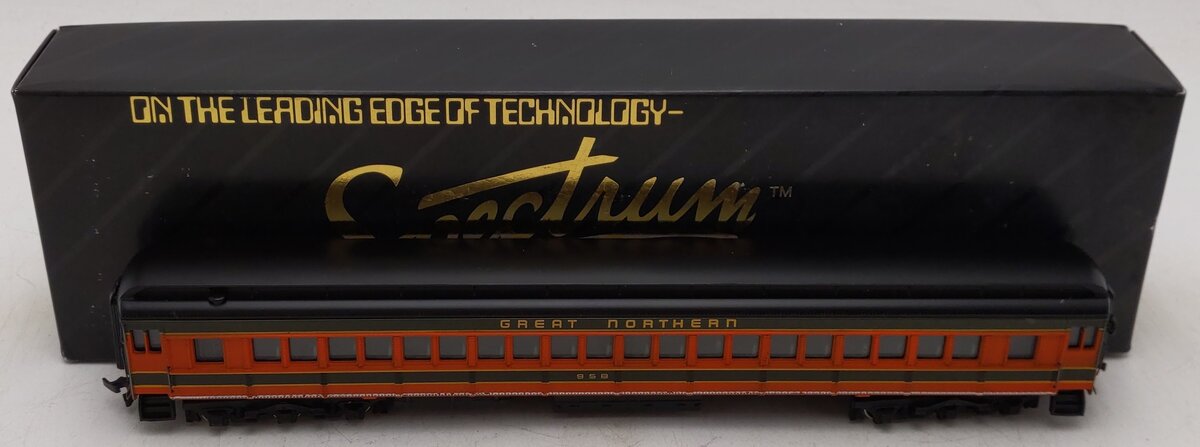 Spectrum 89035 HO Scale Great Northern Coach Passenger Car #958 EX/Box