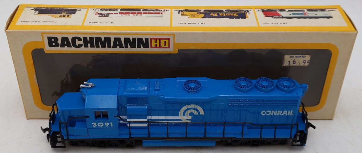 Bachmann 0579 HO Conrail Deluxe 4-Wheel Drive EMD GP40 Diesel Locomotive EX/Box