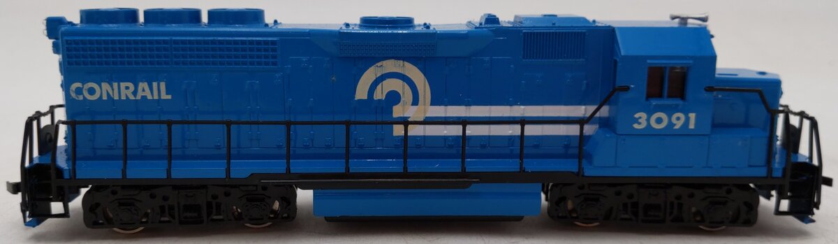 Bachmann 0579 HO Conrail Deluxe 4-Wheel Drive EMD GP40 Diesel Locomotive EX/Box