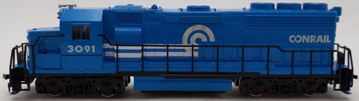 Bachmann 0579 HO Conrail Deluxe 4-Wheel Drive EMD GP40 Diesel Locomotive EX/Box