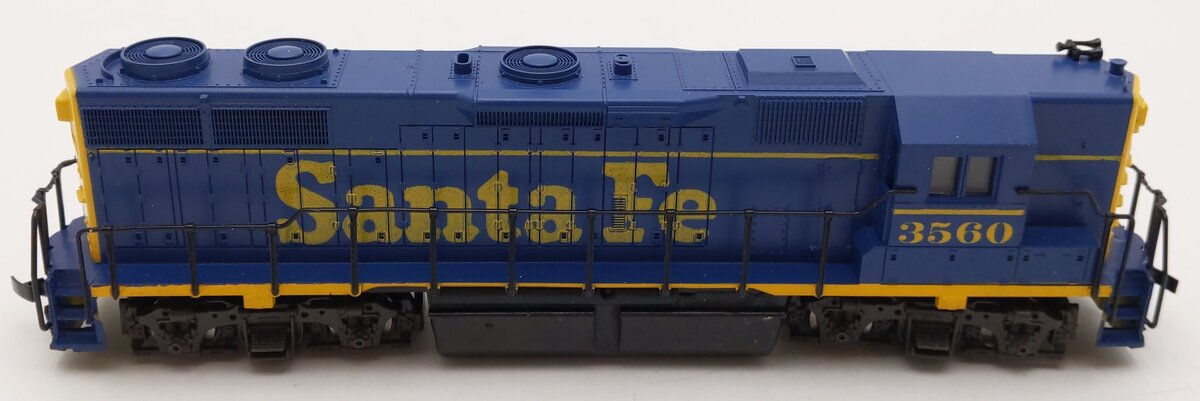 Atlas 7021 HO Scale Santa Fe GP38 Diesel Locomotive #3560 EX/Box