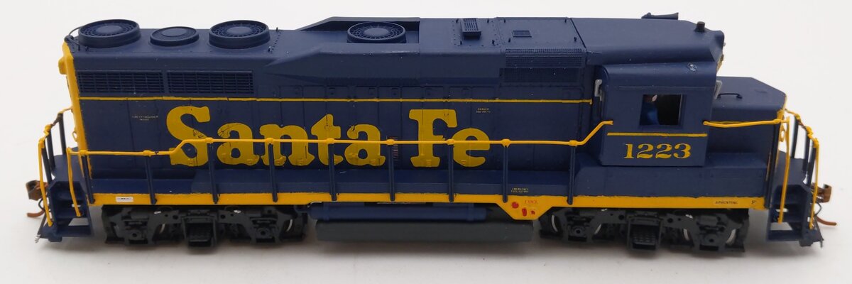 Bachmann 41-0828-D2 HO Santa Fe GP-30 Diesel Locomotive #1223 - Custom Painted/Box