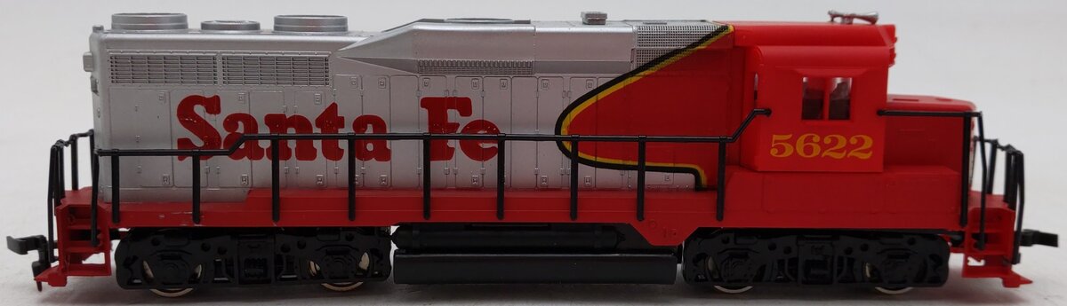 Bachmann 636 HO Scale Santa Fe GP30 Diesel Locomotive #5622 EX/Box