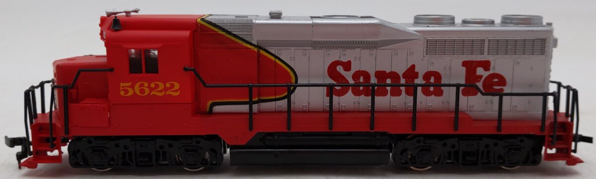 Bachmann 636 HO Scale Santa Fe GP30 Diesel Locomotive #5622 EX/Box