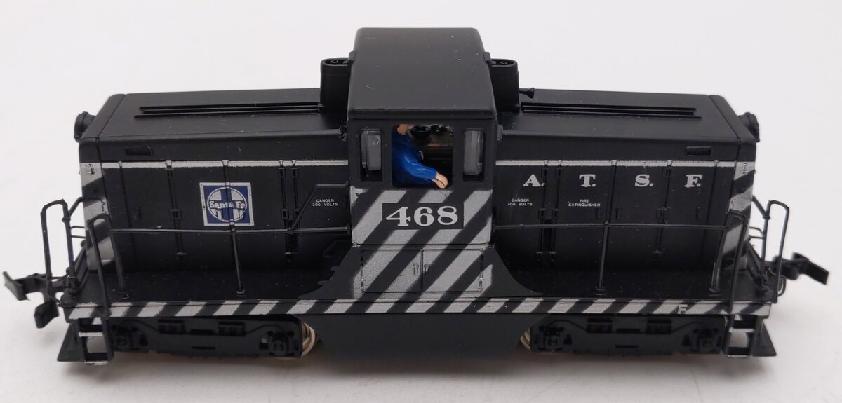 Bachmann 41-0801-02 HO Santa Fe GE 44 Ton Switcher #468 EX/Box