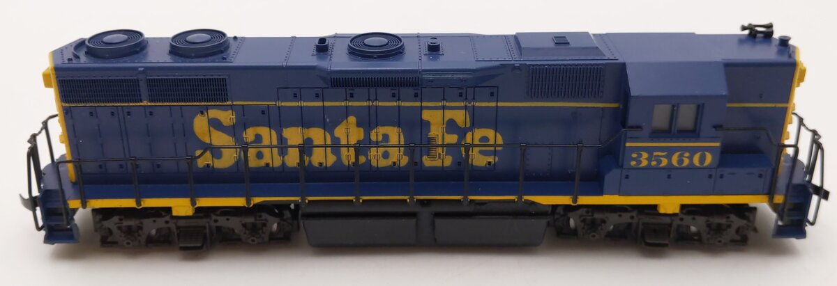Atlas 7021 HO Scale Santa Fe GP38 Diesel Locomotive #3560 EX/Box