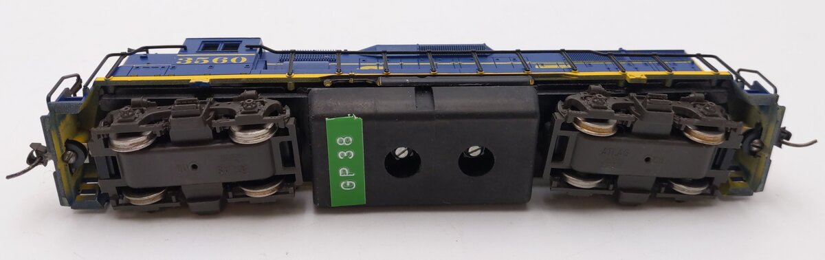 Atlas 7021 HO Scale Santa Fe GP38 Diesel Locomotive #3560 EX/Box