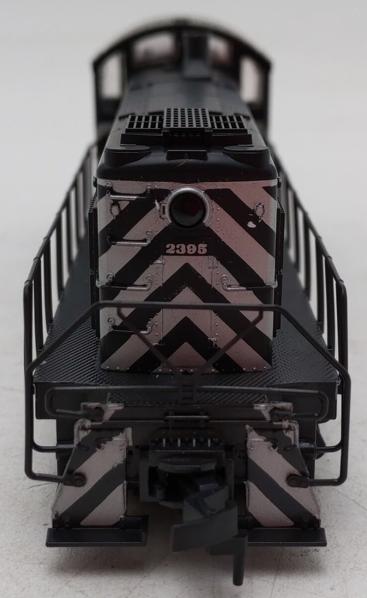 Atlas 8126 HO Scale Santa Fe RS-1 Diesel Locomotive #2395 EX/Box