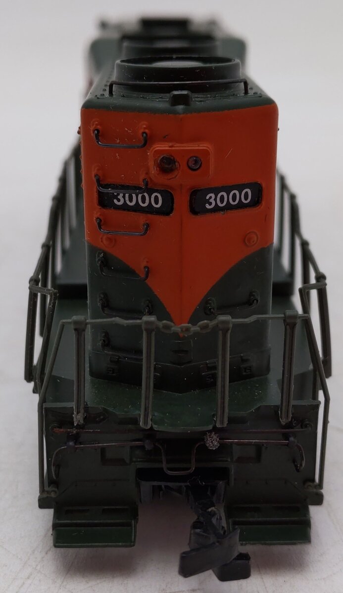 Bachmann 41-0824-11 HO Great Northern GP-30 Diesel Locomotive #3000 EX/Box