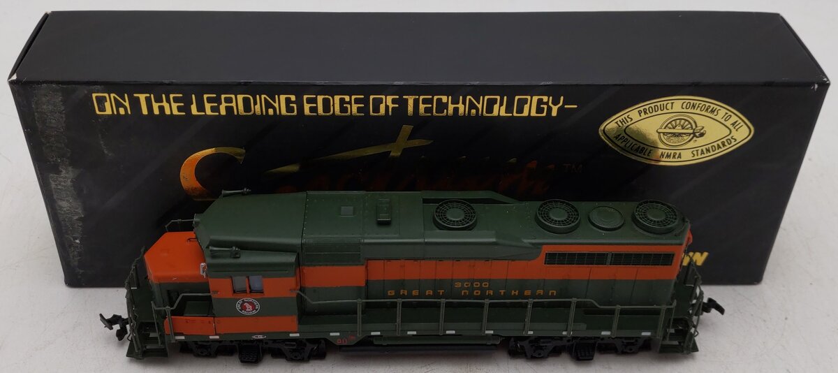 Bachmann 41-0824-11 HO Great Northern GP-30 Diesel Locomotive #3000 EX/Box