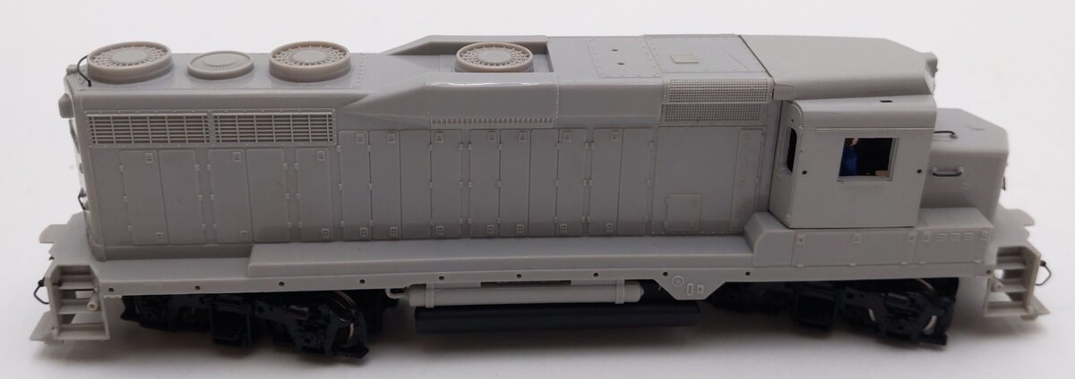 Bachmann 41-0828-D2 HO Undecorated GP-30 Diesel Locomotive EX/Box