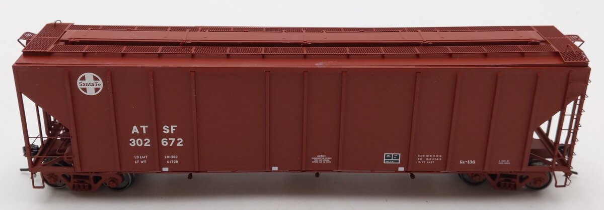 ExactRail EP-80194-2 HO Scale ATSF Helvetica PS-2CD 4427 Covered Hopper #302672 EX/Box