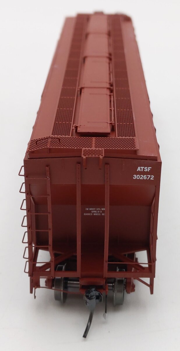 ExactRail EP-80194-2 HO Scale ATSF Helvetica PS-2CD 4427 Covered Hopper #302672 EX/Box