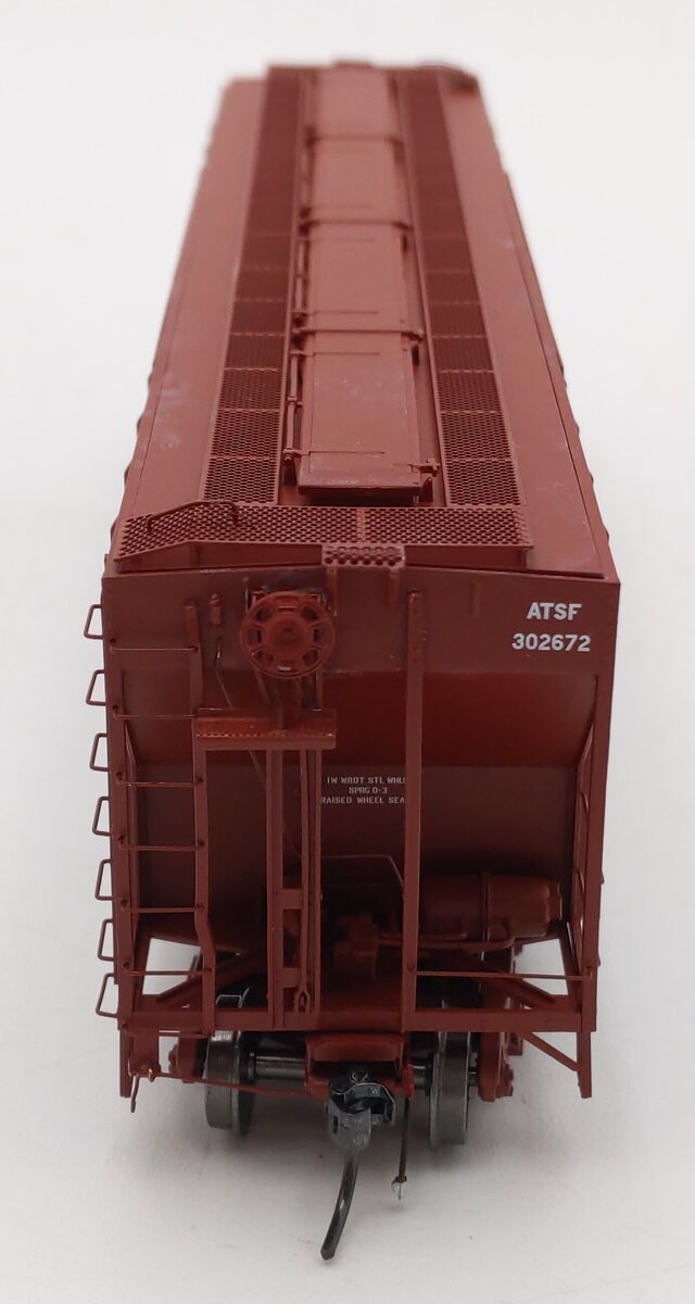 ExactRail EP-80194-2 HO Scale ATSF Helvetica PS-2CD 4427 Covered Hopper #302672 EX/Box