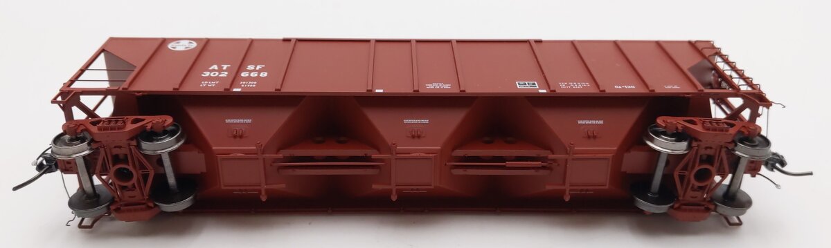 ExactRail EP-80194-1 HO Scale ATSF Helvetica PS-2CD 4427 Covered Hopper #302668 LN/Box