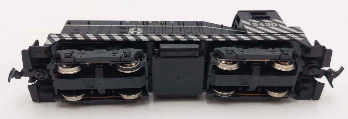 Con-Cor 0001-001502 HO Santa Fe EMD SW-7 Diesel Switcher #2430 EX/Box