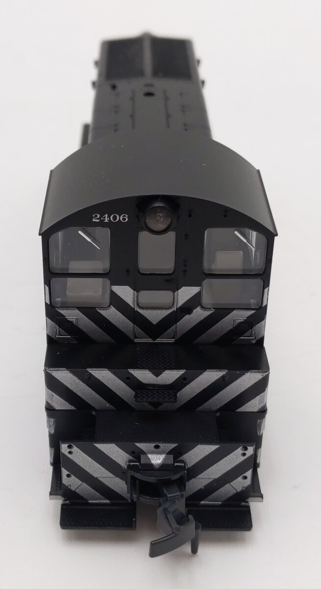 Kato 37-1009 HO Santa Fe EMD NW2 Phase I Switcher Diesel Locomotive #2406 w/DCC LN/Box