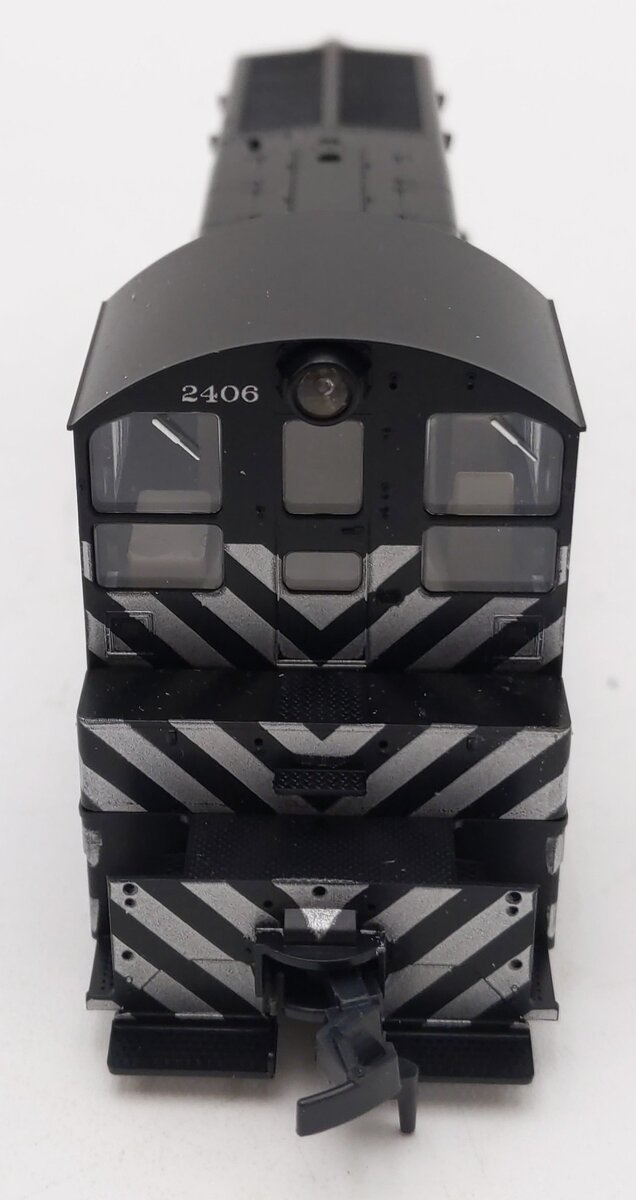 Kato 37-1009 HO Santa Fe EMD NW2 Phase I Switcher Diesel Locomotive #2406 w/DCC LN/Box